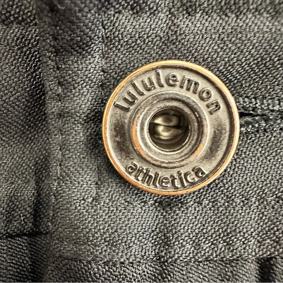 Lululemon Triple Active Casual Commute Shorts Black Size 38 - Picture 3 of 4